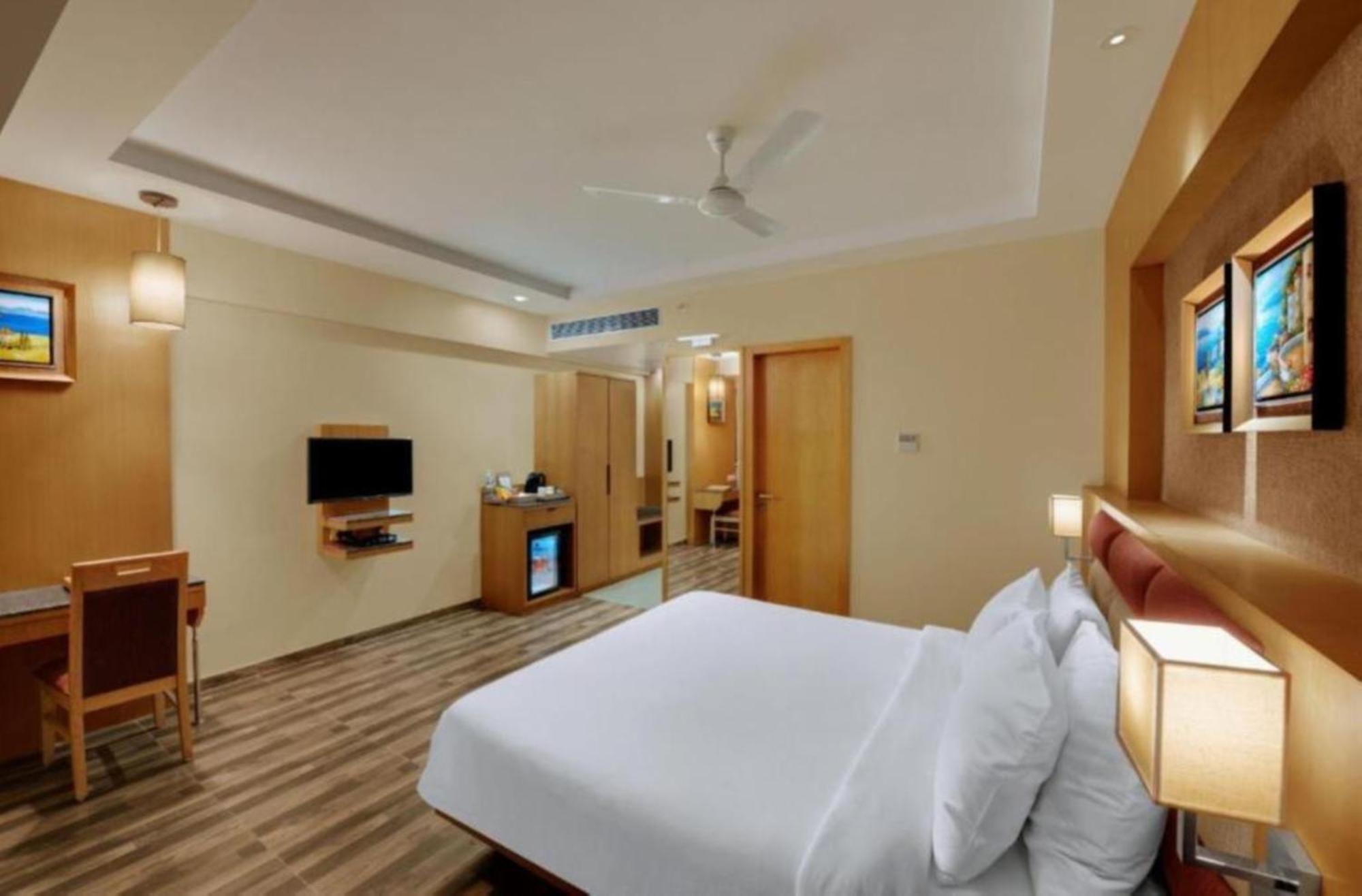 ניו דלהי Hotel Seven Inn Near Delhi Airport מראה חיצוני תמונה